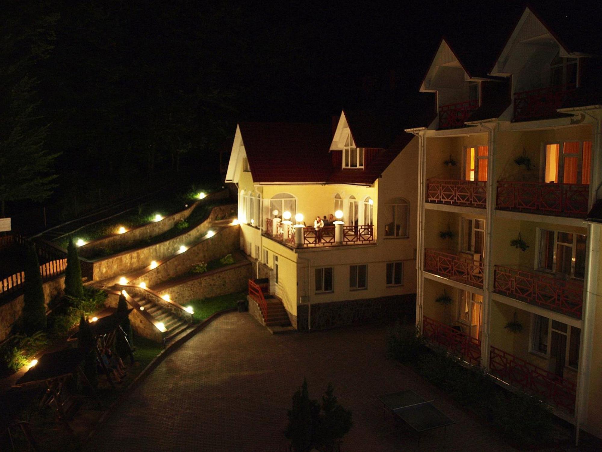Закарпатский оздоровительный комплекс Солнечный Поляна Экстерьер фото